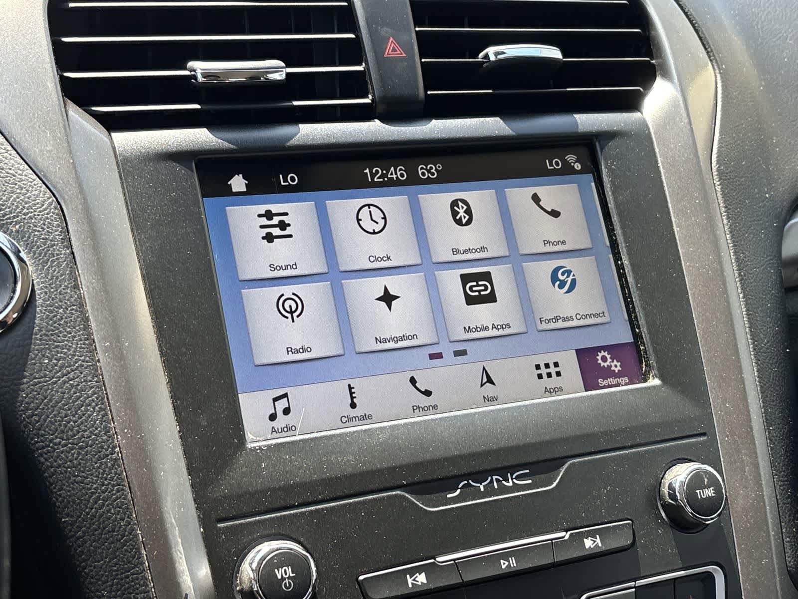 Used 2019 Ford Fusion SE FWD image 19