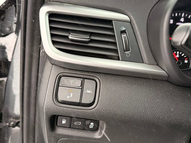 Used 2020 Kia Optima SE image 25