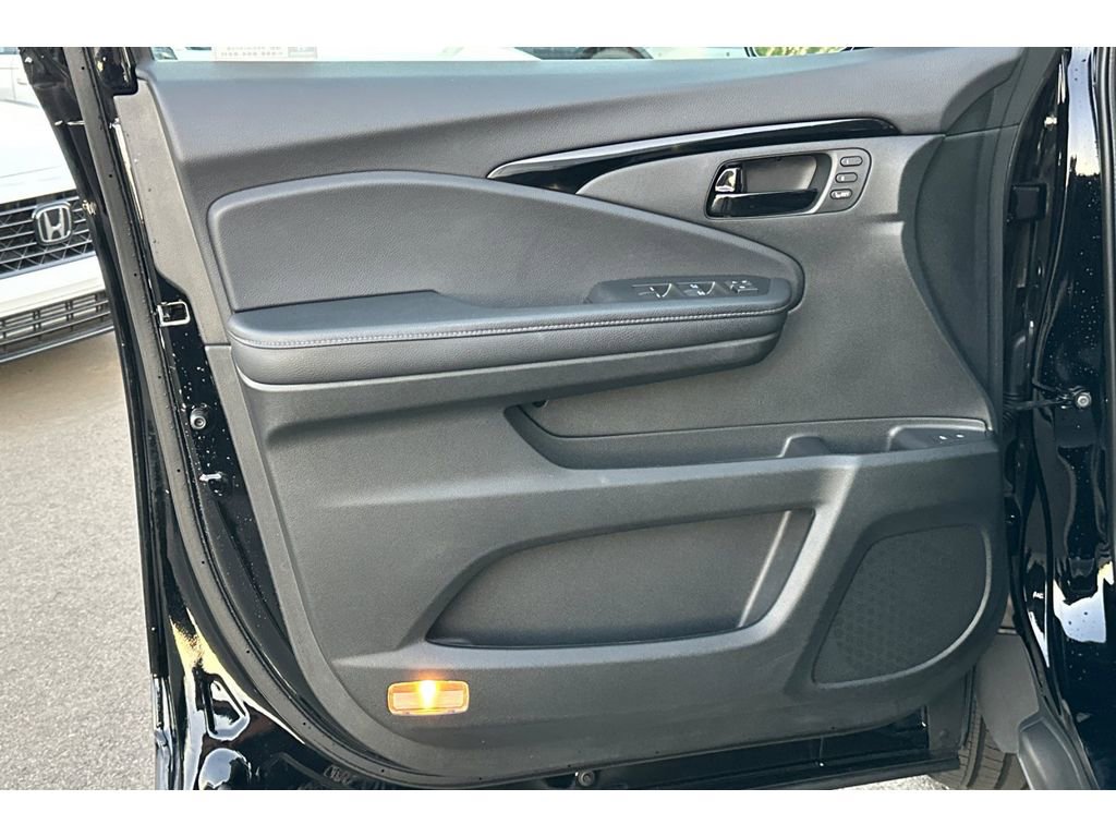 Used 2023 Honda Passport Elite image 11