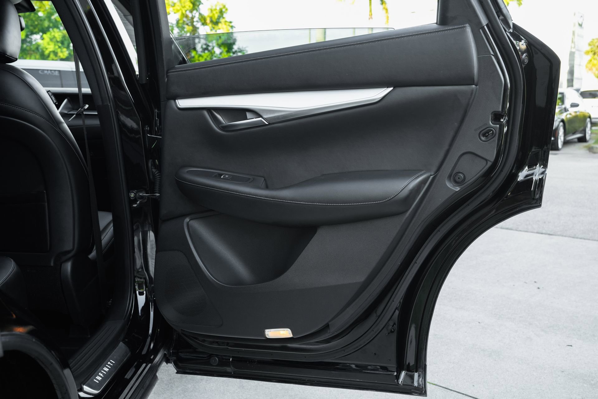 Used 2019 INFINITI QX50 Luxe w/ Navigation Package image 33