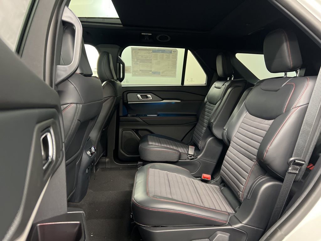 New 2026 Ford Explorer ST-Line w/ ST-Line Street Pack image 30