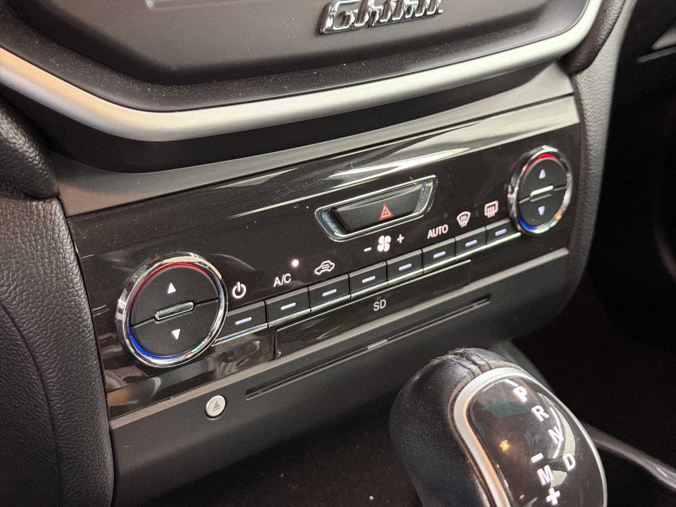 Used 2015 Maserati Ghibli image 18