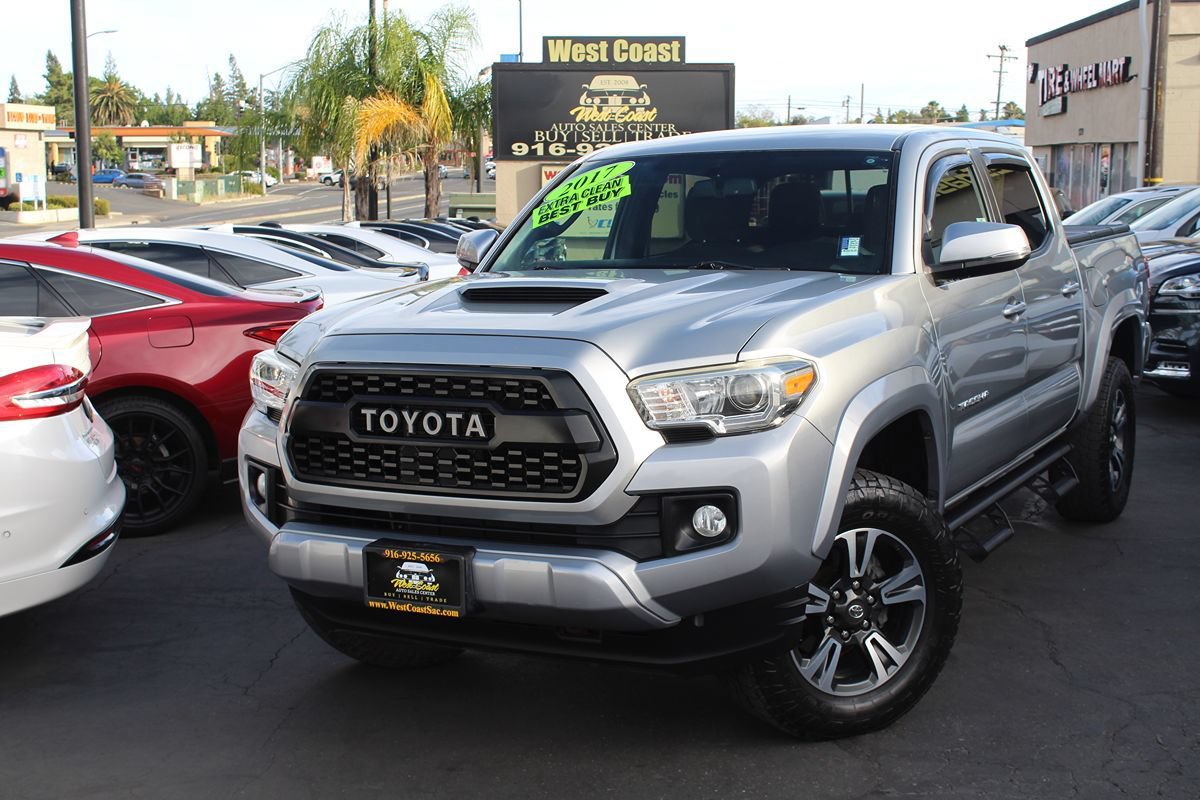 Used 2017 Toyota Tacoma TRD Sport w/ Tow Package RWD image 39