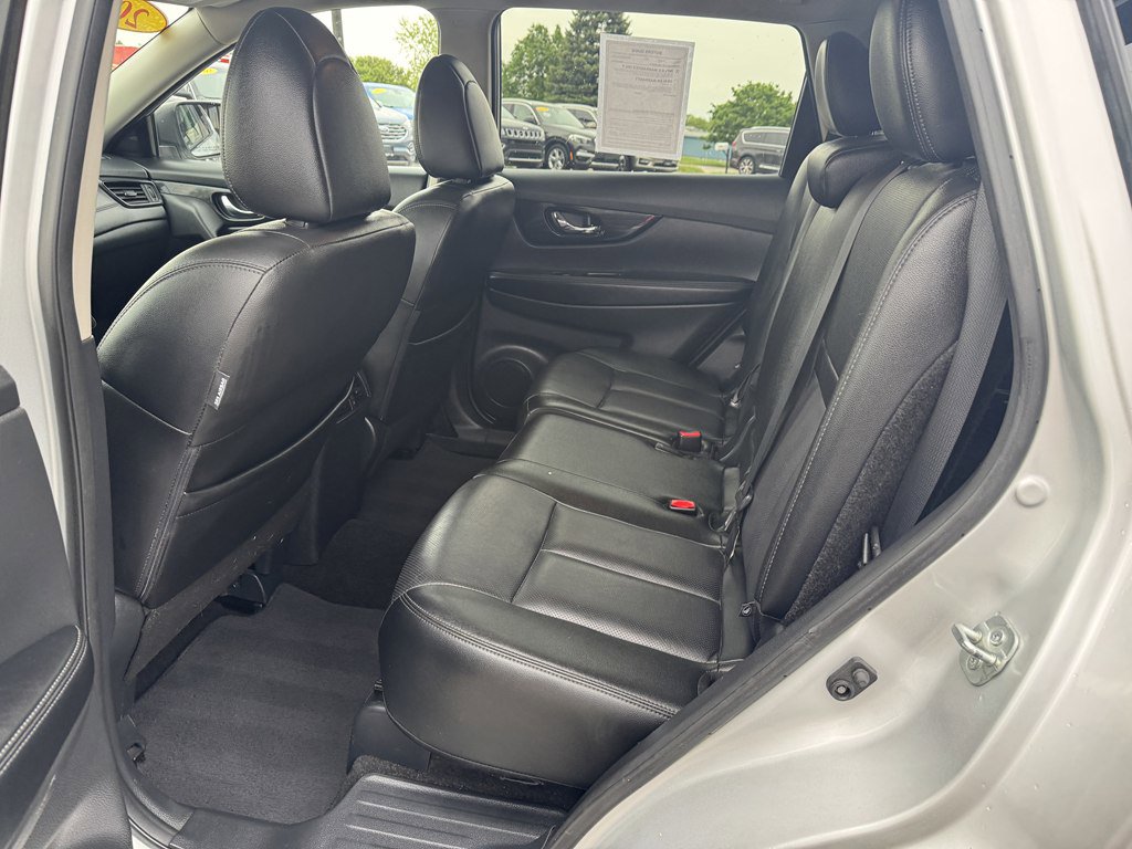 Used 2018 Nissan Rogue SL FWD image 26