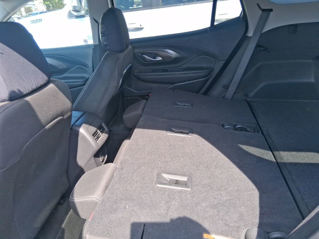 Used 2023 GMC Terrain SLE w/ Driver Convenience Package FWD image 17