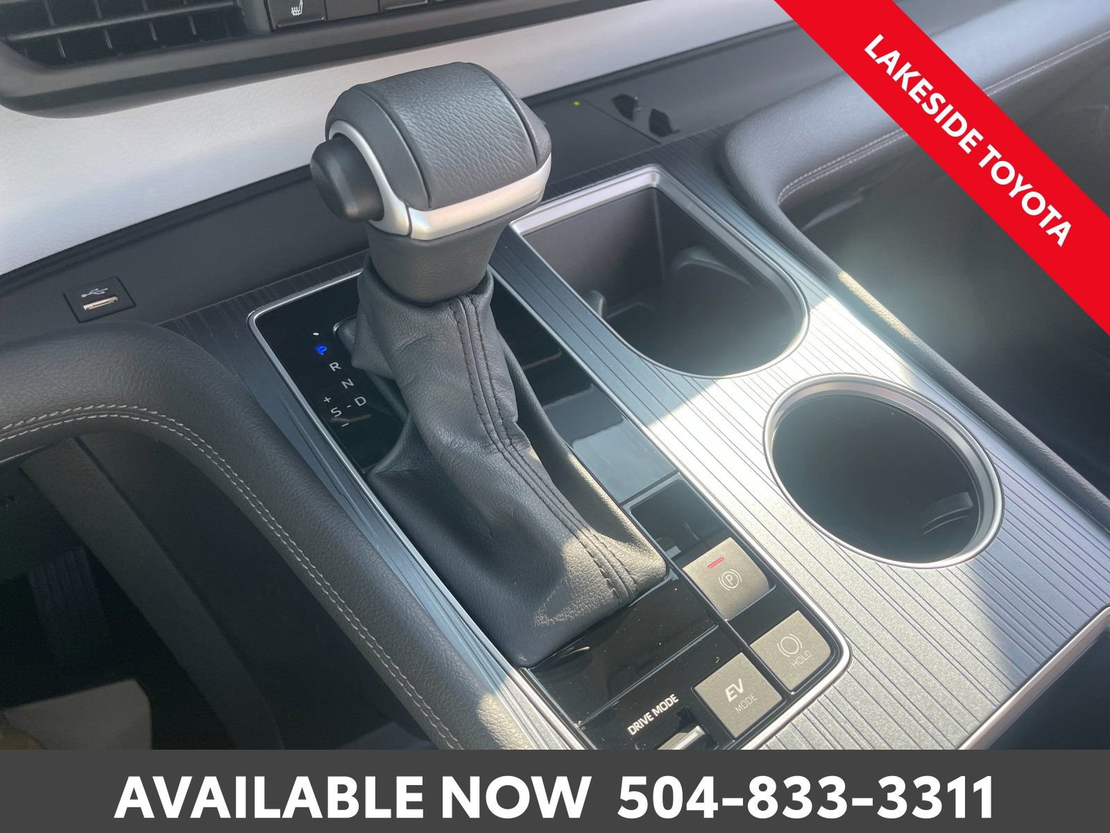 Used 2025 Toyota Sienna XLE image 31