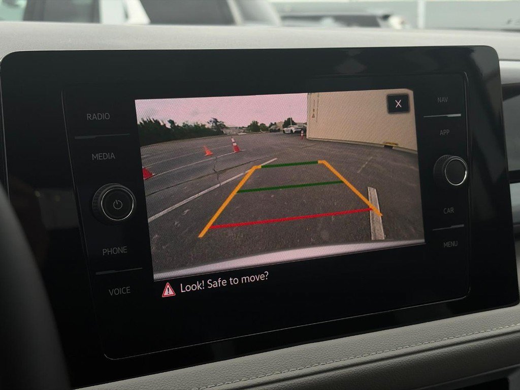 Certified 2025 Volkswagen Taos SEL AWD/4WD image 28