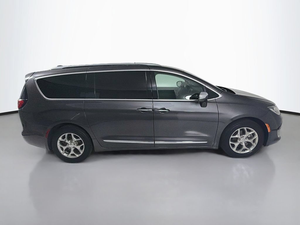 Used 2019 Chrysler Pacifica Limited FWD image 8