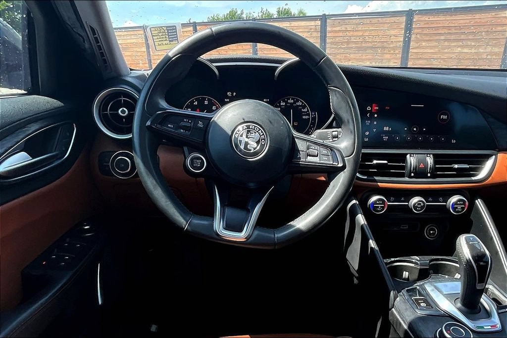 Used 2020 Alfa Romeo Giulia w/ Nero Edizione RWD image 5