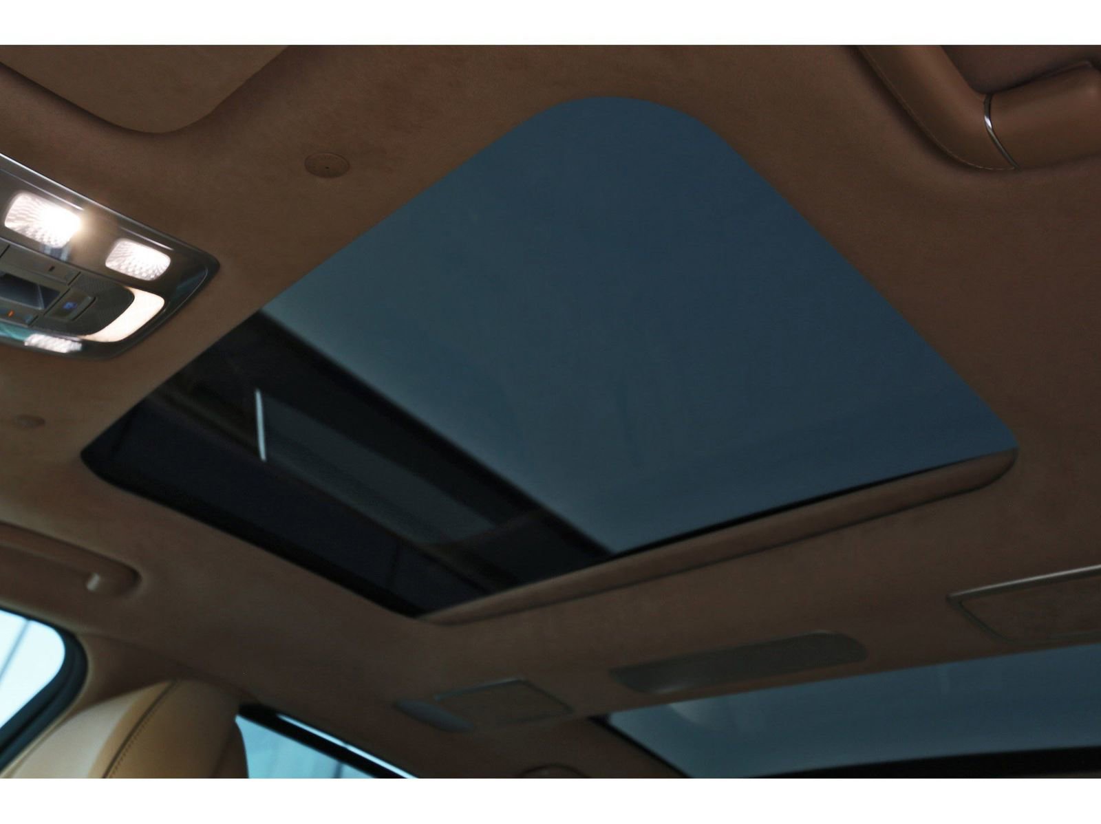 Used 2025 Genesis G90 3.5T image 31