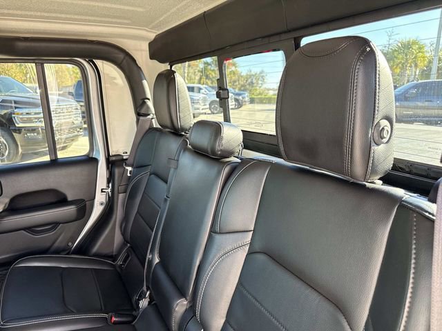 Used 2020 Jeep Gladiator Overland w/ Safety Group image 12
