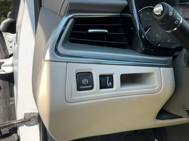 Used 2025 Cadillac XT5 Premium Luxury FWD image 10