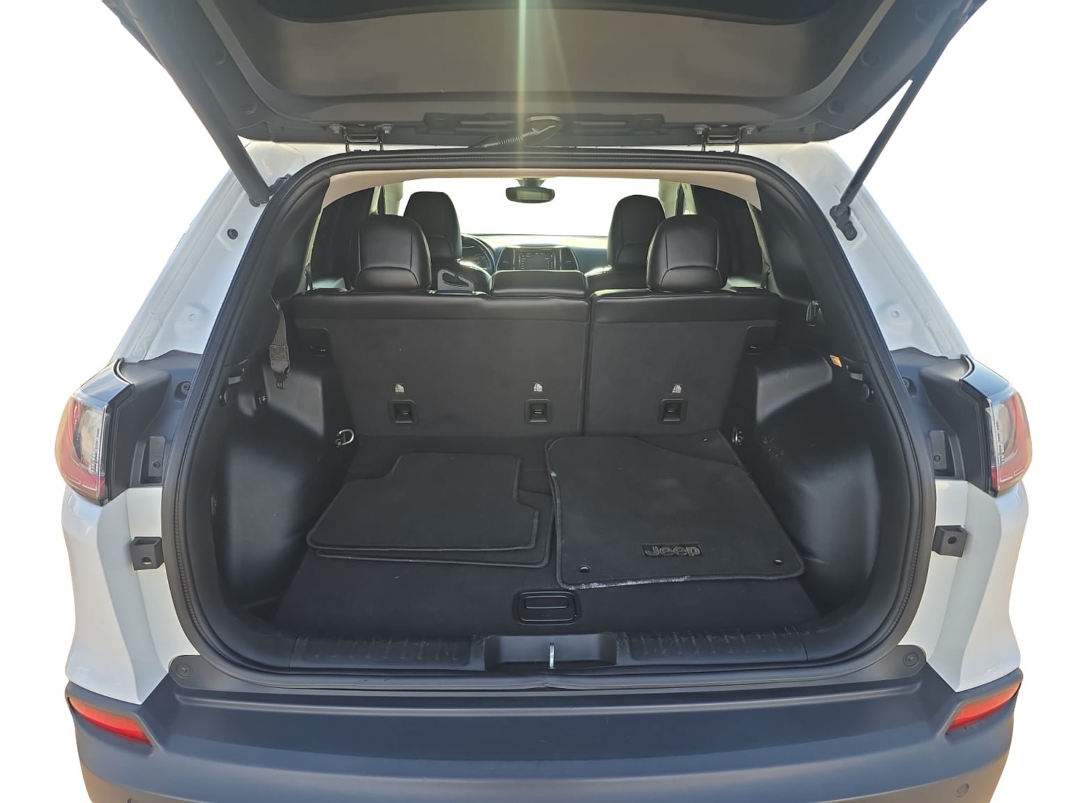 Used 2019 Jeep Cherokee Limited FWD image 19