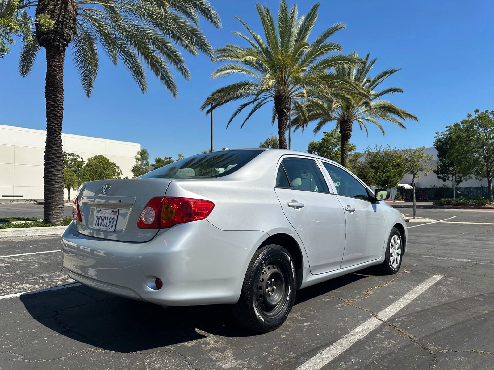 Used 2010 Toyota Corolla Sedan 4D image 2