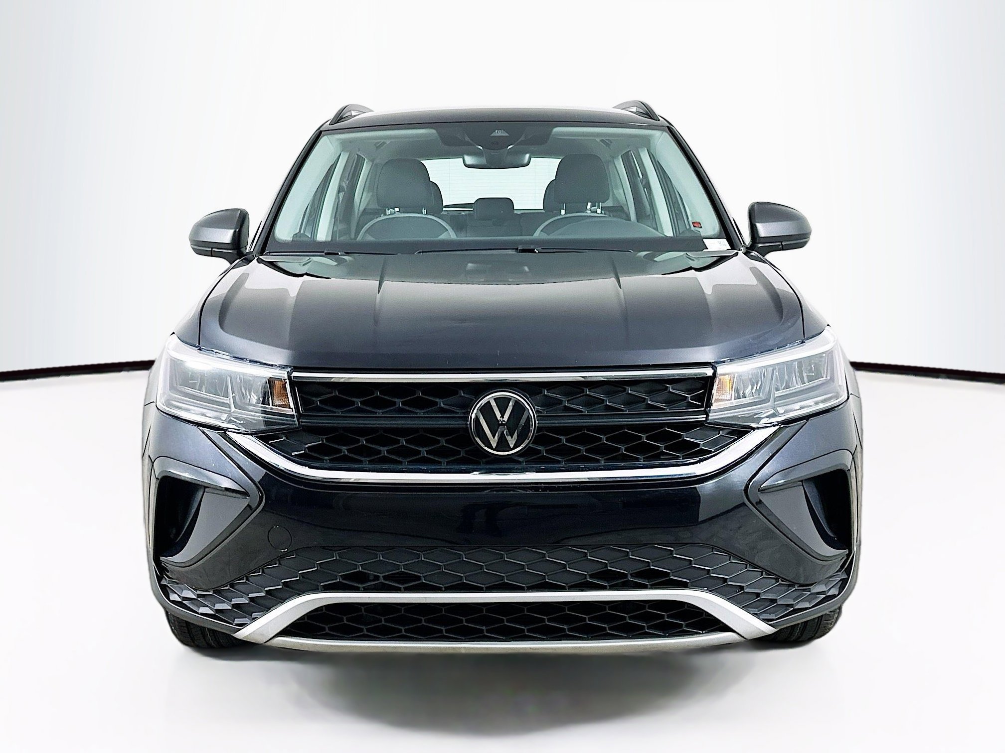 Used 2024 Volkswagen Taos S image 2