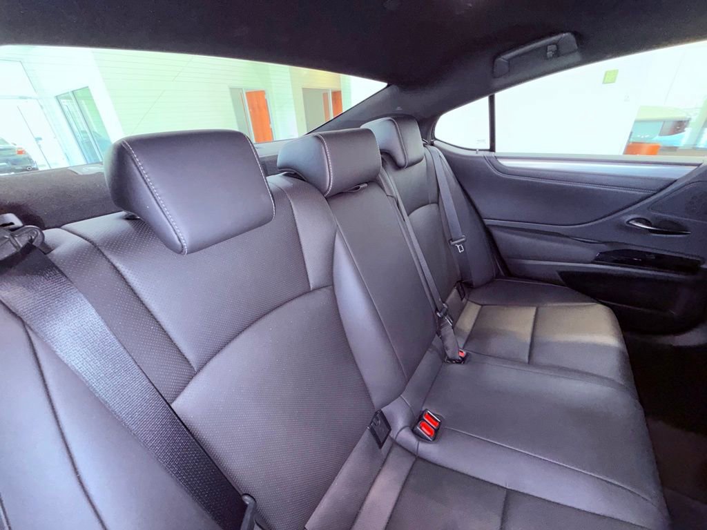 Certified 2023 Lexus ES 350 F Sport w/ Accessory Package (Z2) image 15