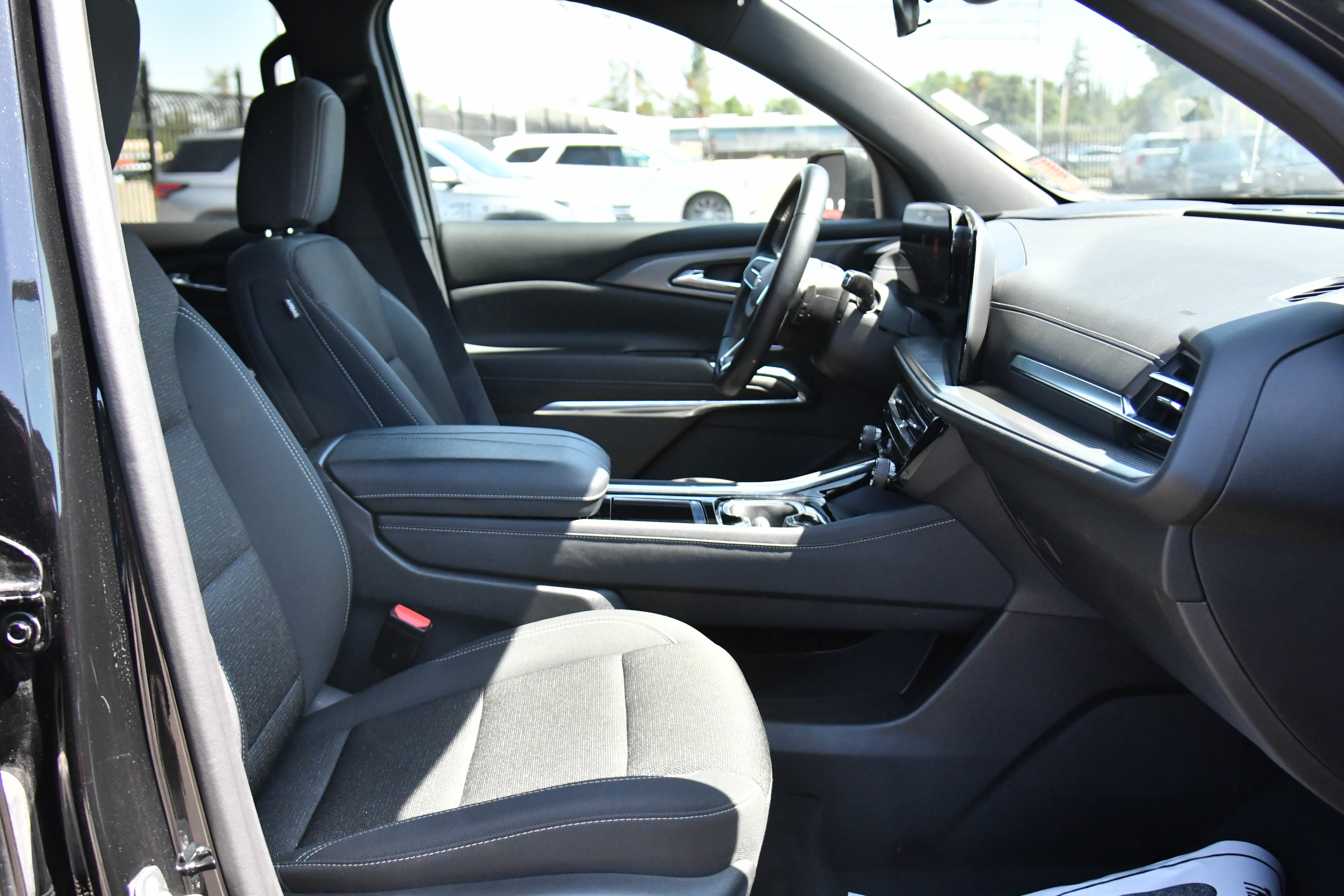 Used 2024 Chevrolet Traverse LT image 54