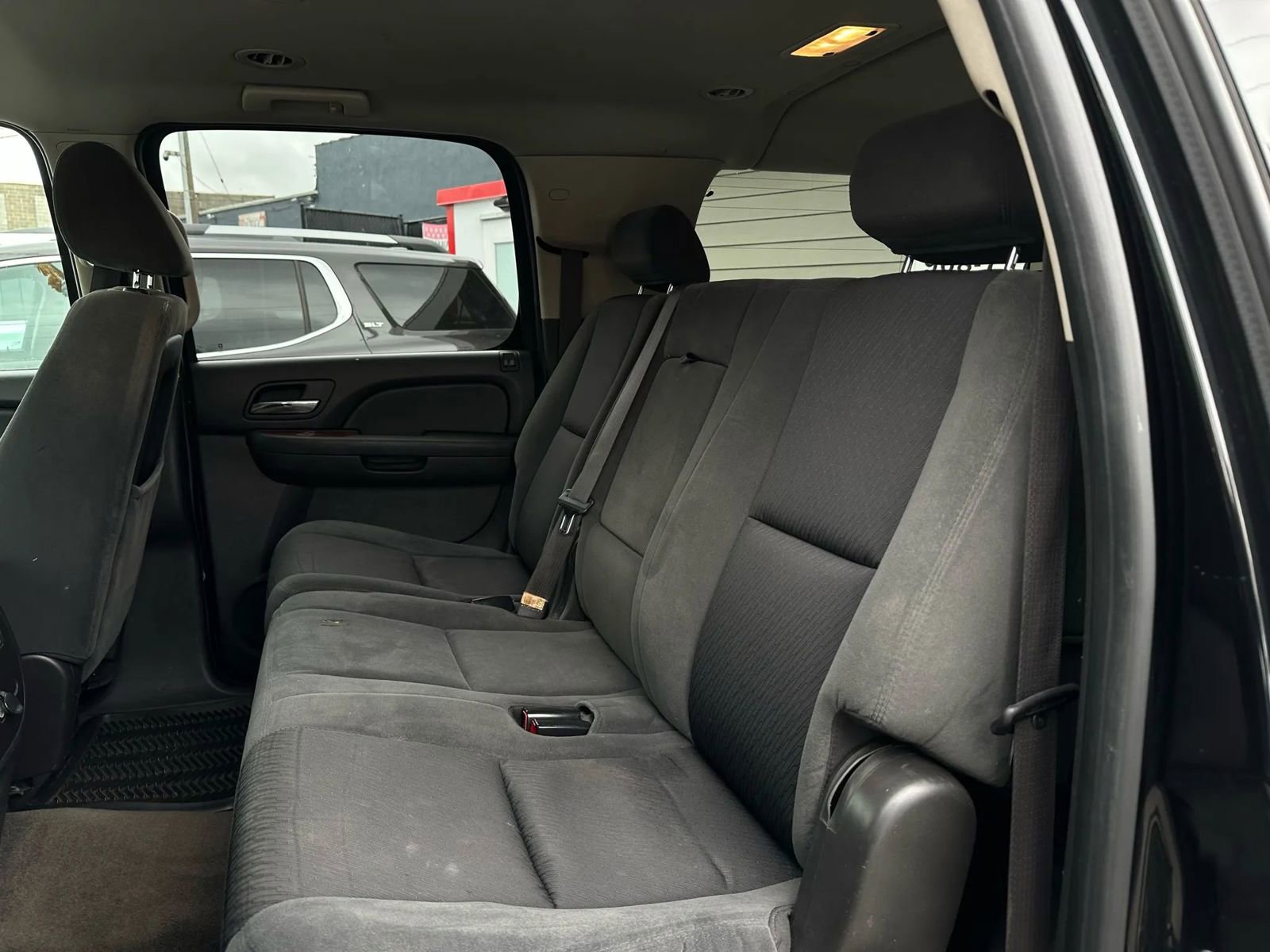 Used 2009 Chevrolet Suburban LT image 12