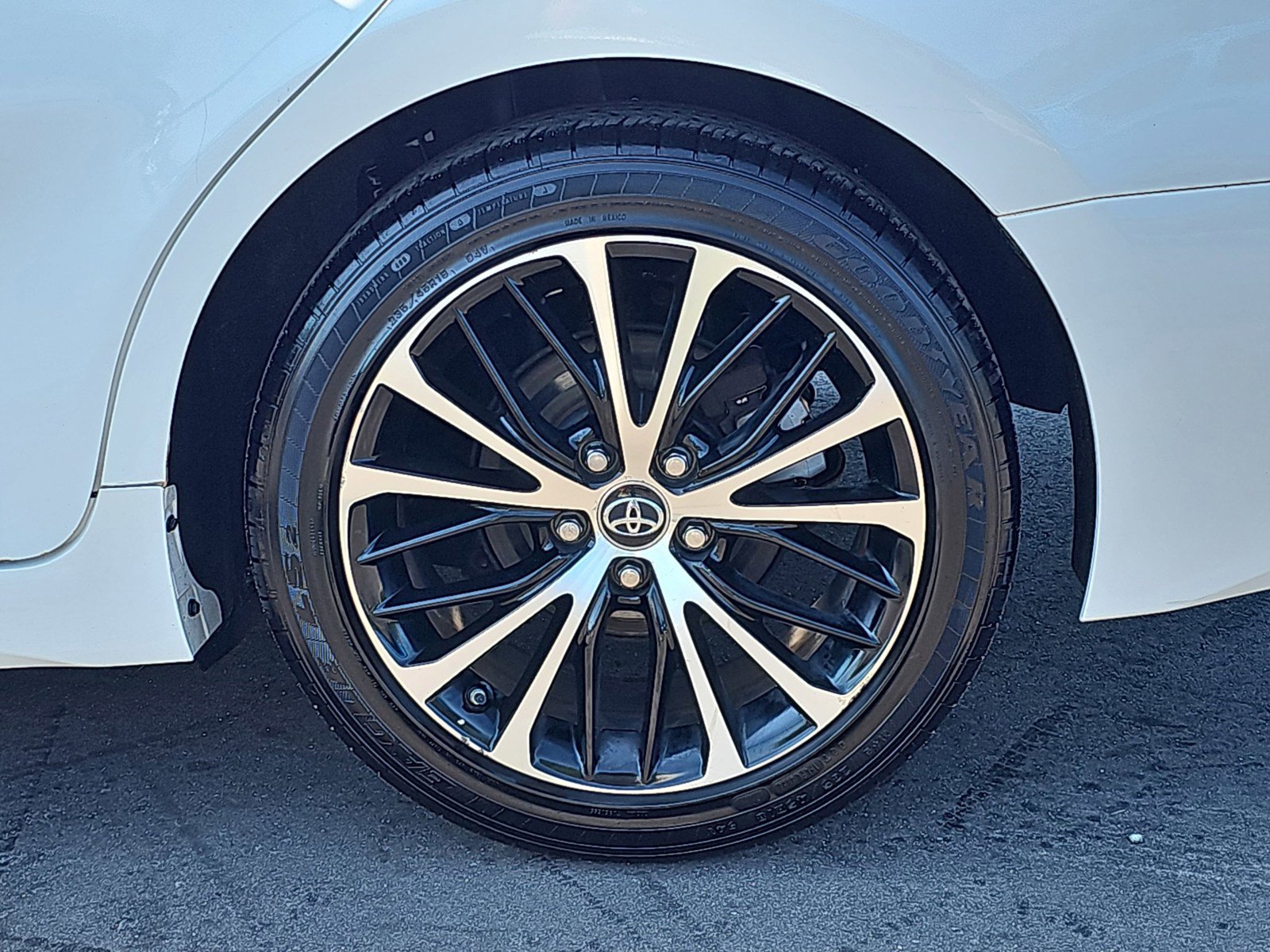 Used 2019 Toyota Camry SE w/ Convenience Package FWD image 34