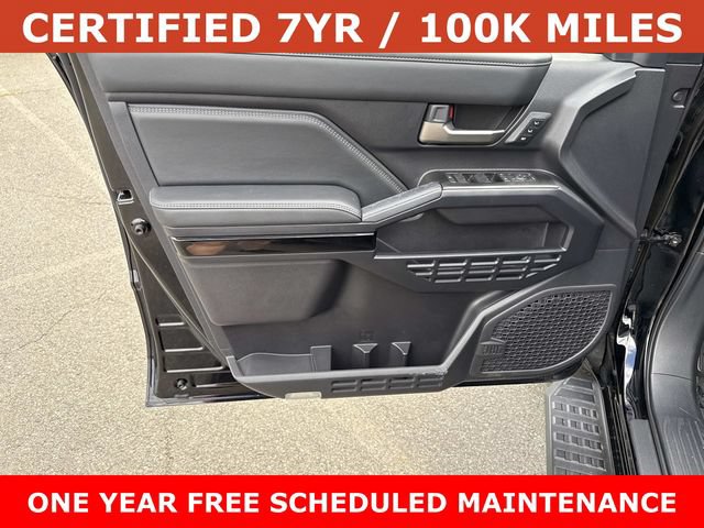 Used 2025 Toyota 4Runner Limited AWD/4WD image 13