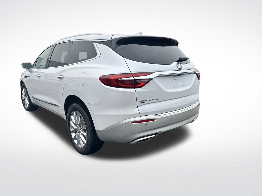 Used 2020 Buick Enclave Premium w/ Sun and Sites Package image 3