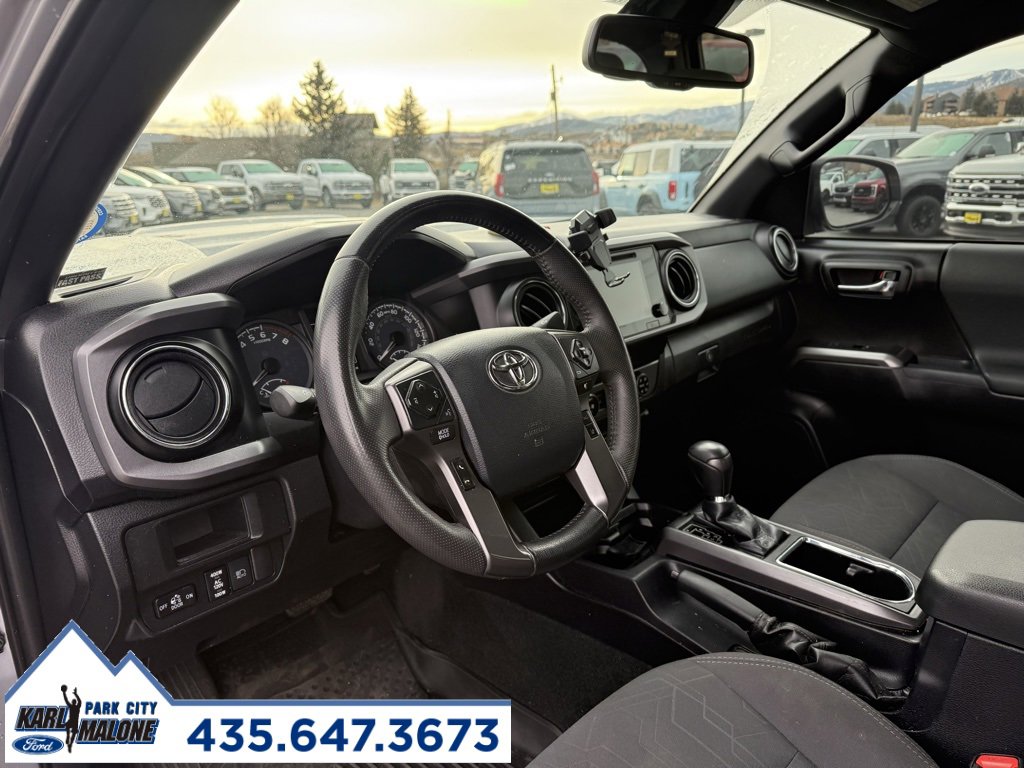 Used 2019 Toyota Tacoma TRD Sport image 11