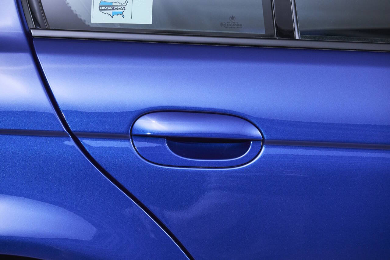 Used 2002 BMW M5 RWD image 29