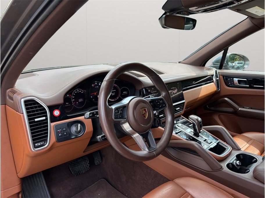 Used 2022 Porsche Cayenne AWD/4WD image 6