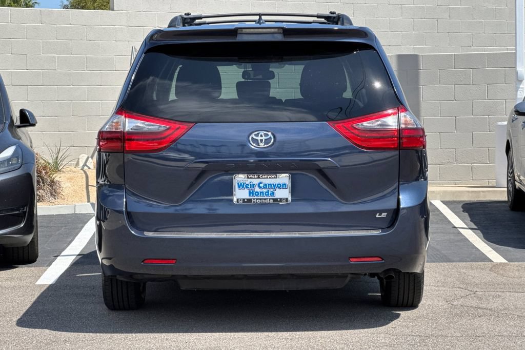 Used 2020 Toyota Sienna LE w/ LE Preferred Package FWD image 8