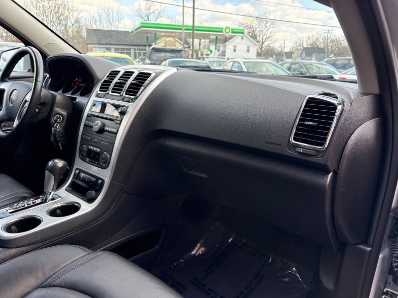 Used 2012 GMC Acadia SLT FWD image 17