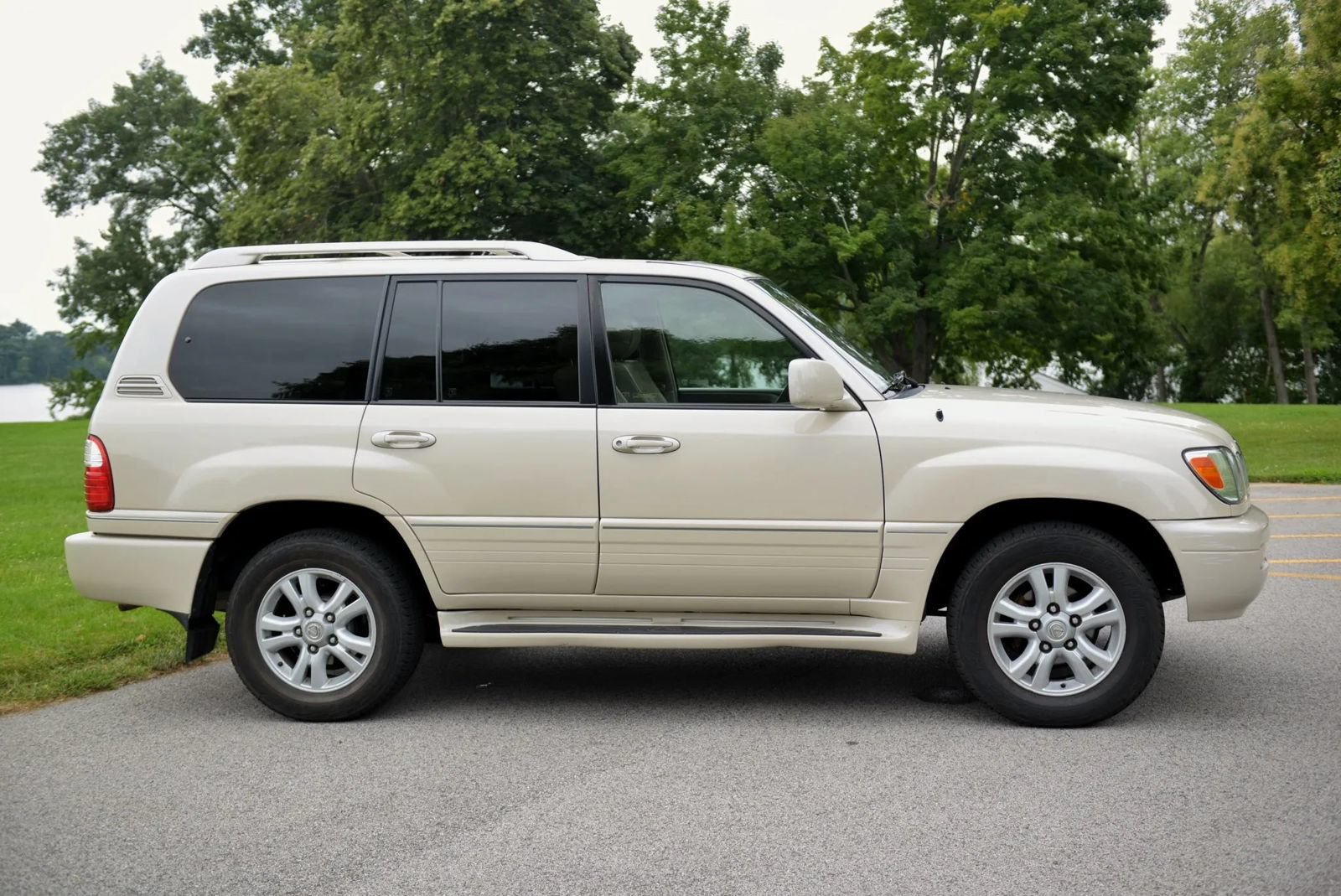 Used 2005 Lexus LX 470 4WD image 27