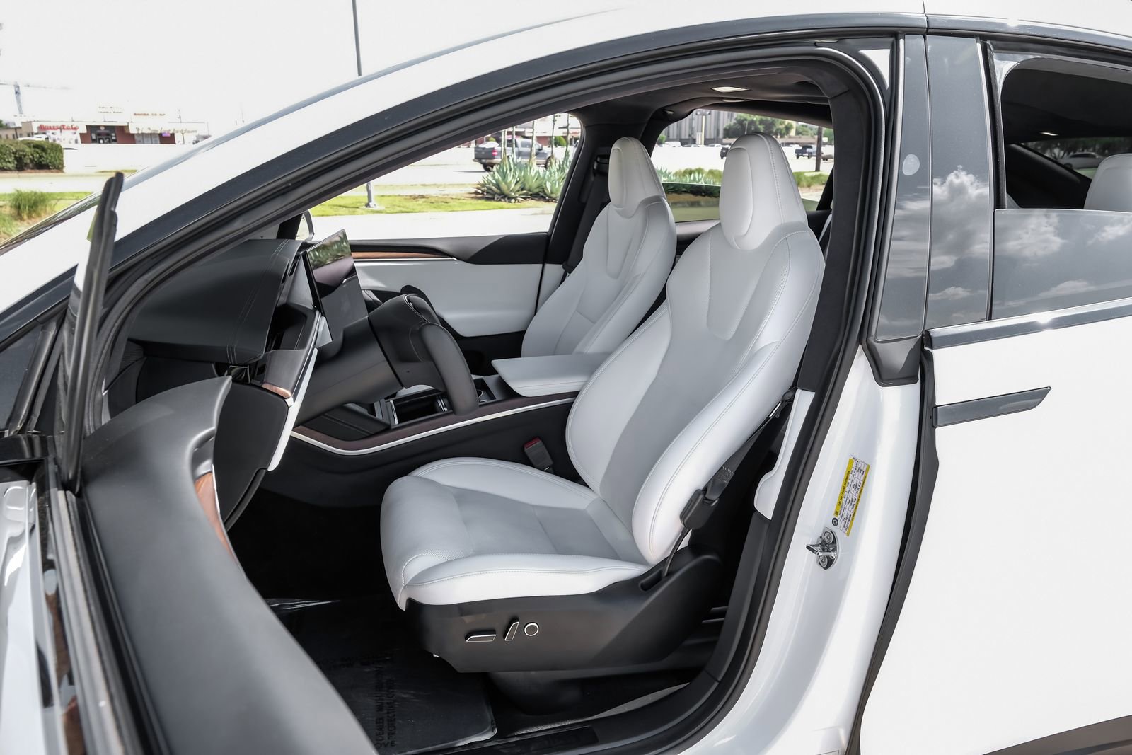 Used 2024 Tesla Model X AWD/4WD image 28