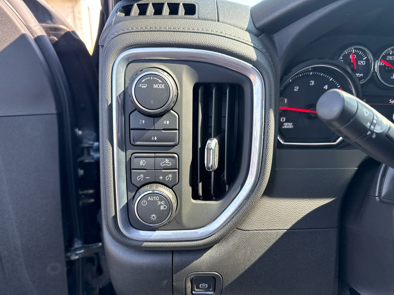 Certified 2023 Chevrolet Silverado 2500 LT w/ Convenience Package AWD/4WD image 15