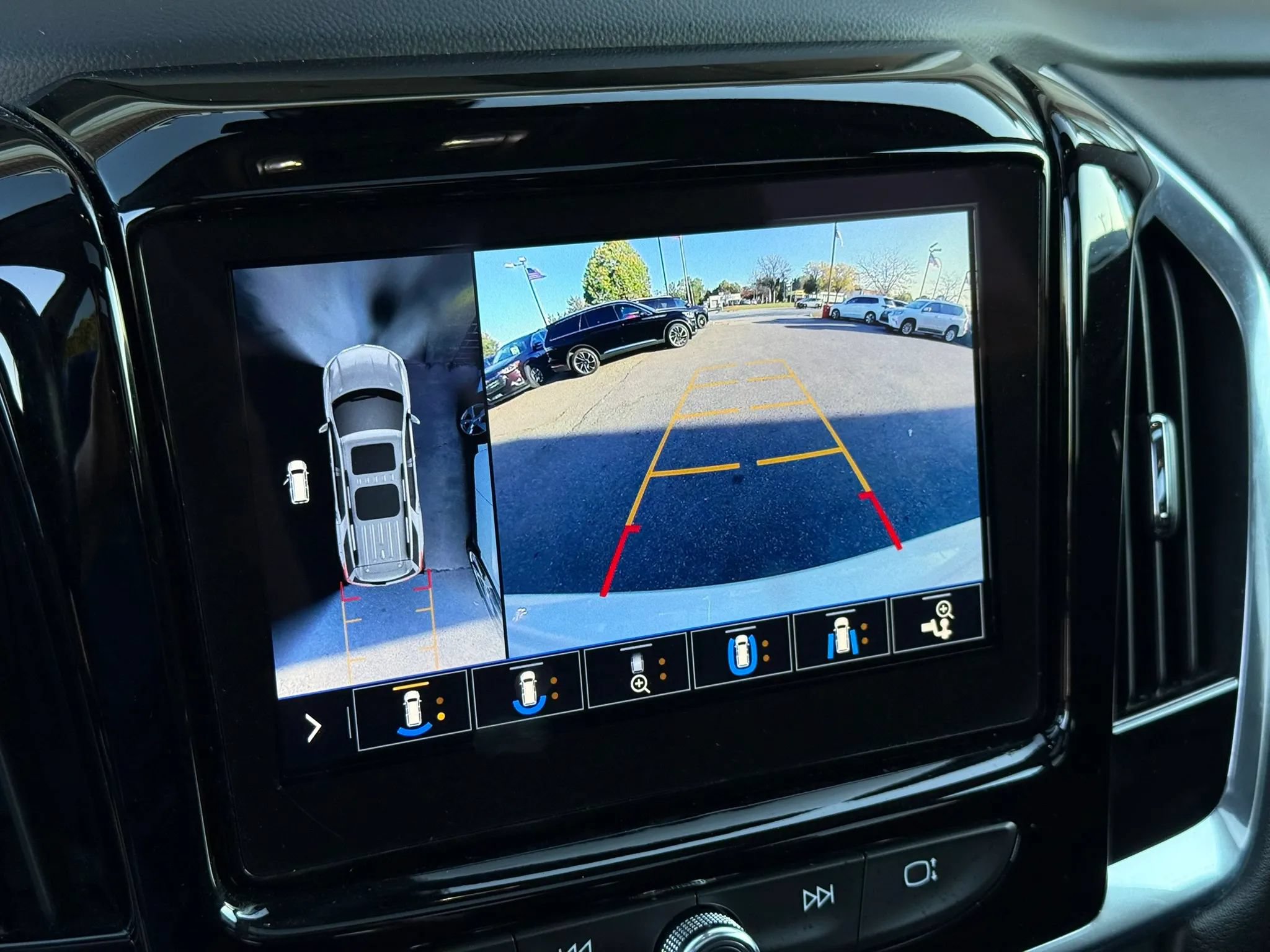 Used 2021 Chevrolet Traverse High Country w/ LPO, Cargo Package AWD/4WD image 31