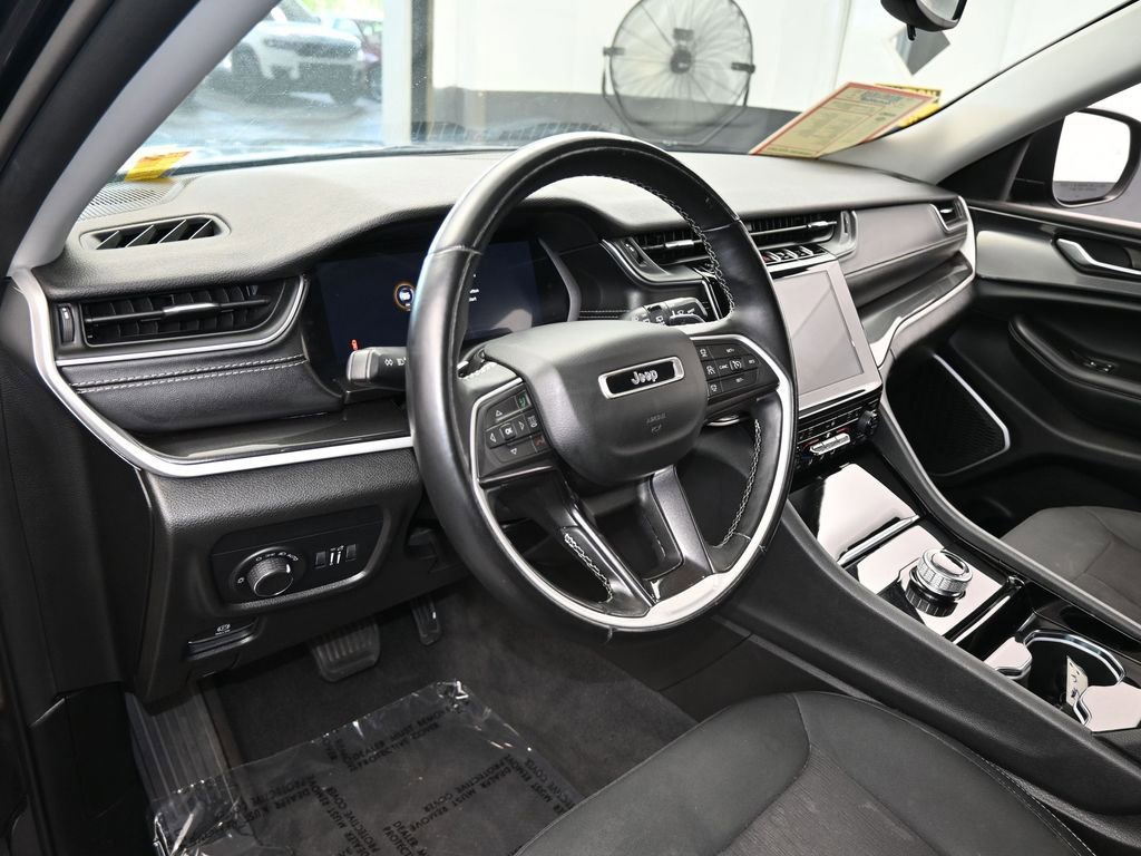 Used 2021 Jeep Grand Cherokee L Laredo w/ Luxury Tech Group I image 10