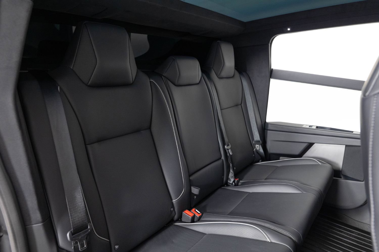 Used 2024 Tesla Cybertruck AWD Crew Cab image 24