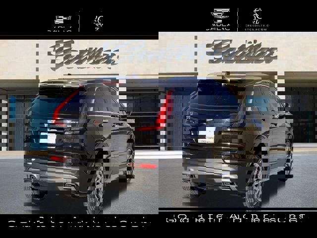 Certified 2022 Cadillac XT4 Premium Luxury w/ Technology Package image 3