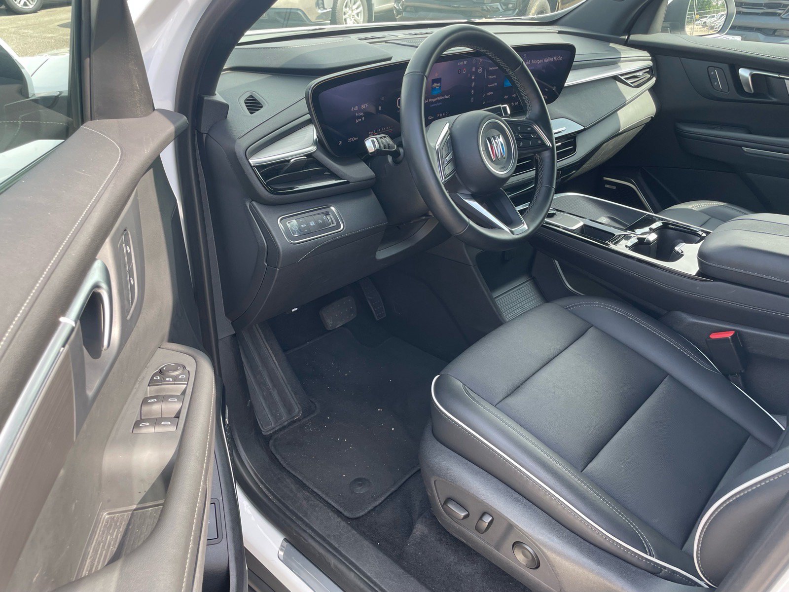 Used 2025 Buick Enclave Preferred FWD image 4