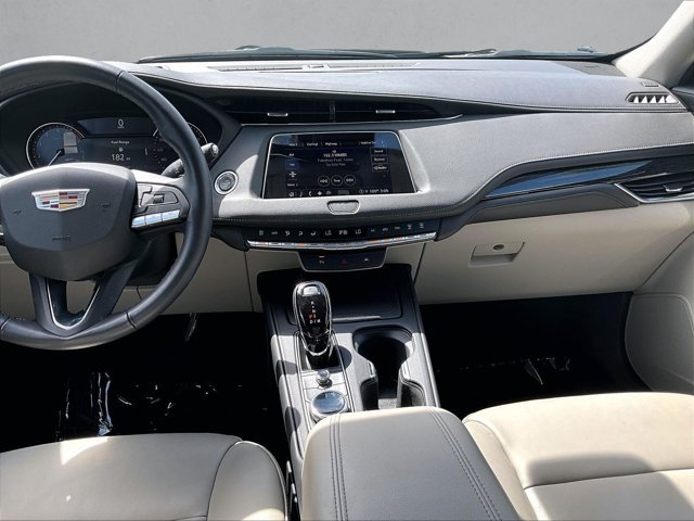Used 2023 Cadillac XT4 Premium Luxury FWD image 8