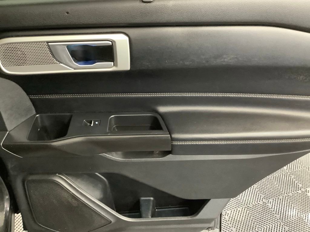 Used 2020 Ford Explorer Limited image 32