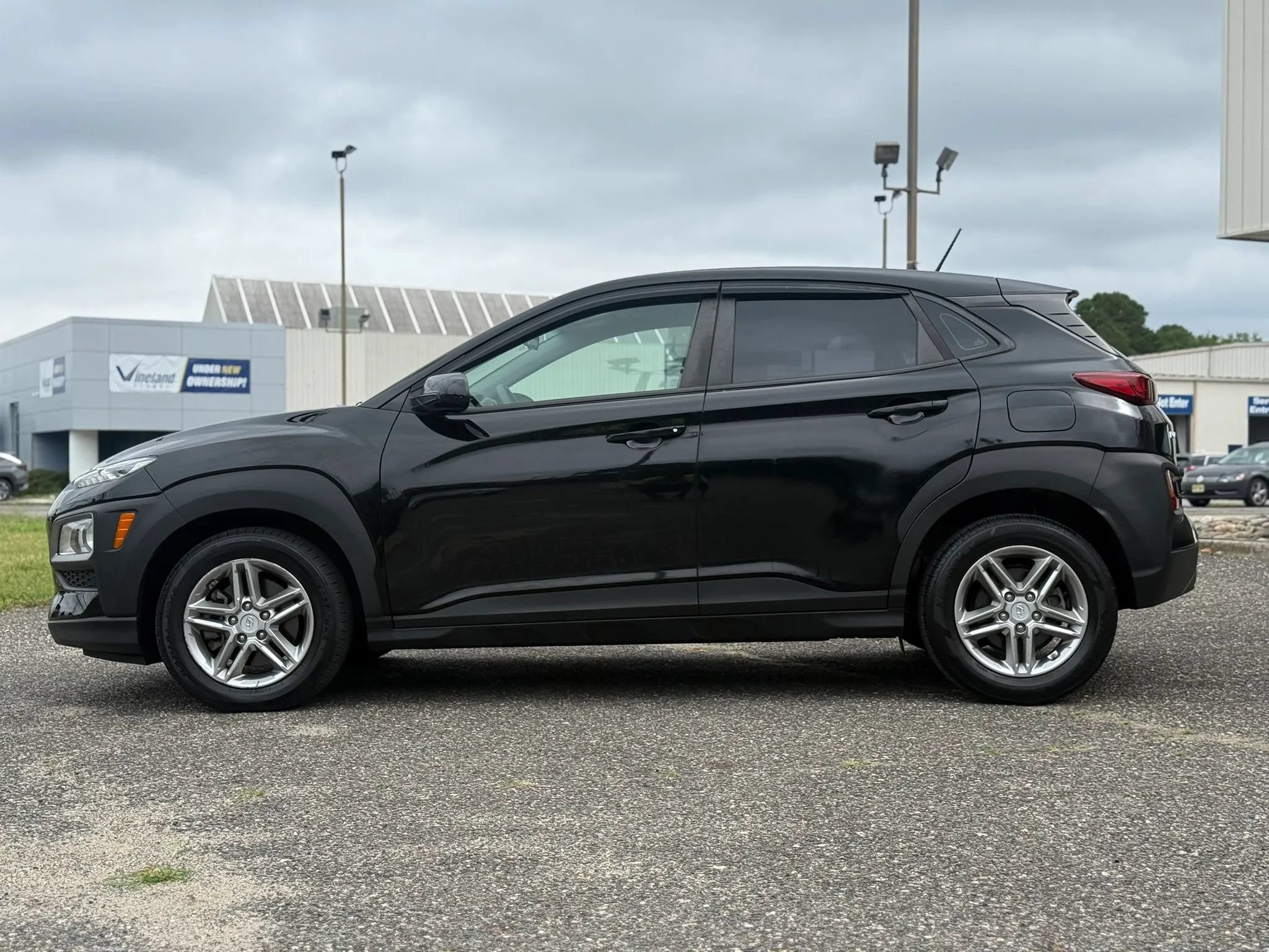 Used 2018 Hyundai Kona SE AWD/4WD image 2