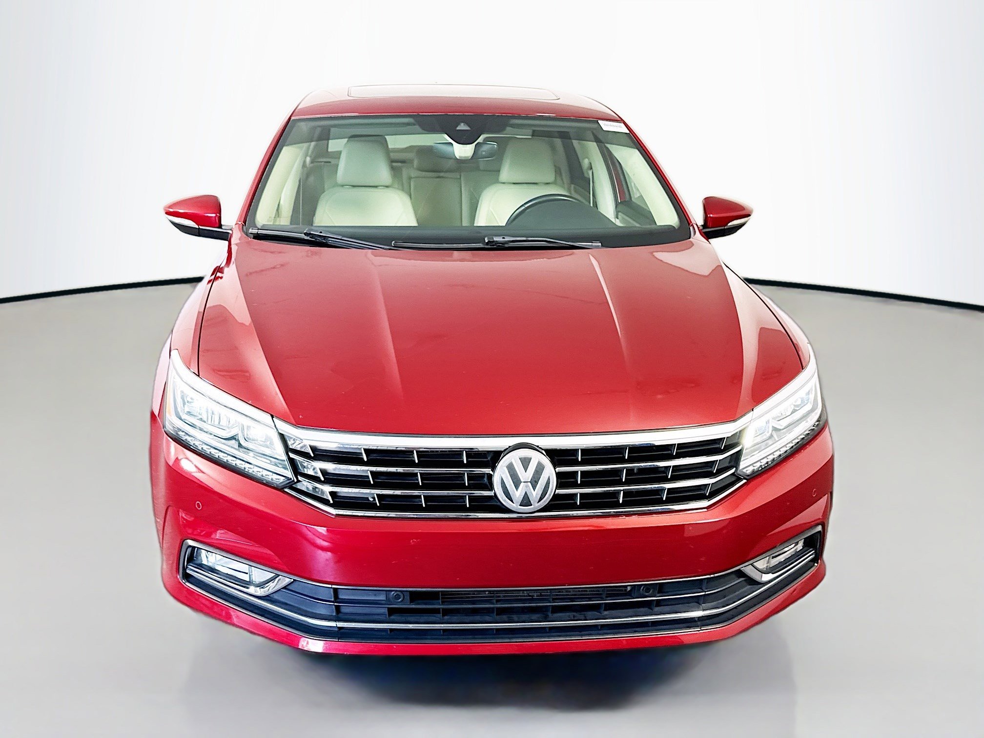 Used 2017 Volkswagen Passat 1.8T SEL Premium FWD image 2