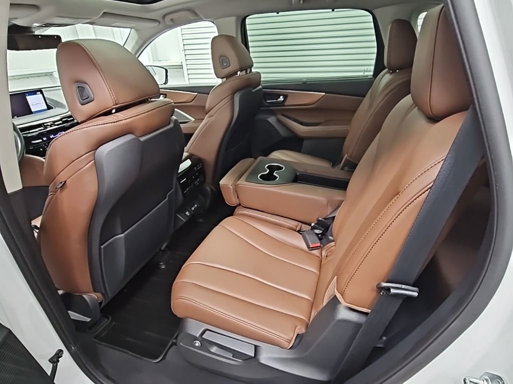 Used 2023 Acura MDX FWD w/ Technology Package image 32