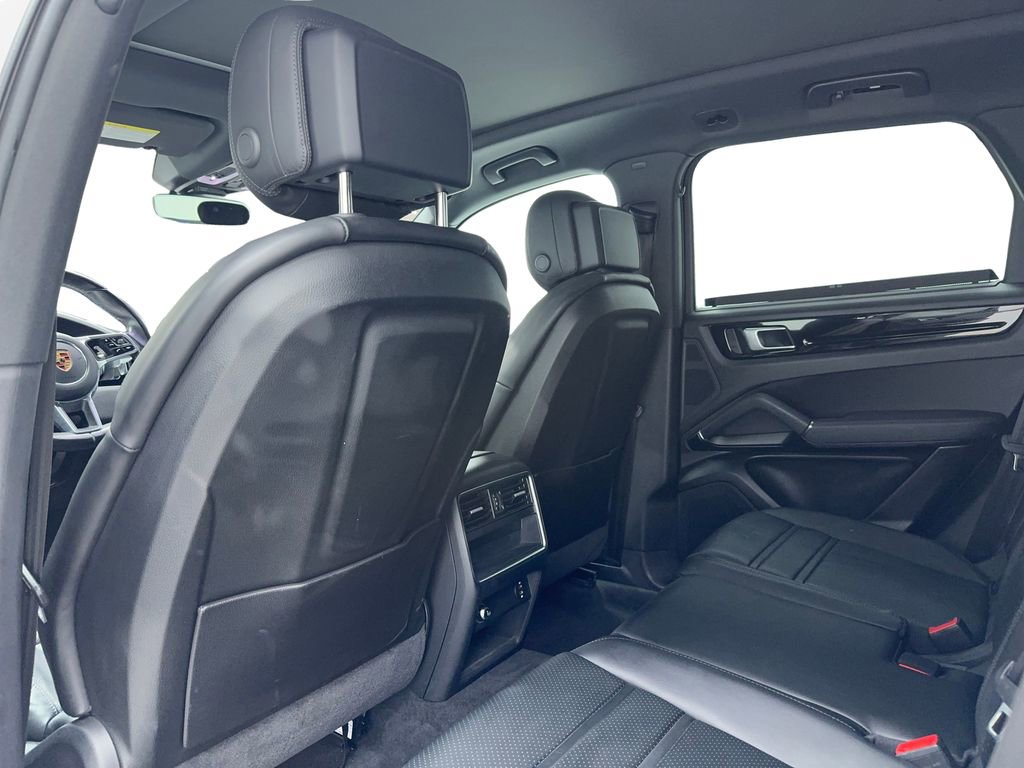 Used 2023 Porsche Cayenne image 14