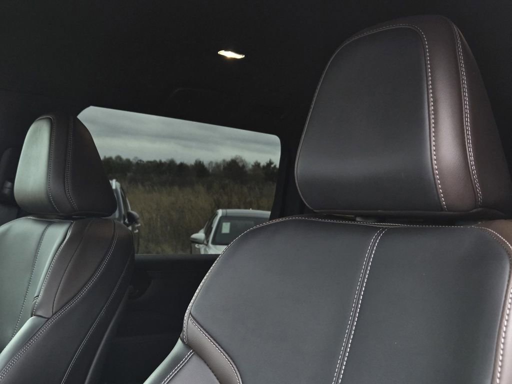 Used 2025 Nissan Armada SL w/ Captain's Chari Seat Package image 17