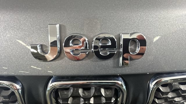 Used 2024 Jeep Compass Latitude AWD/4WD image 8