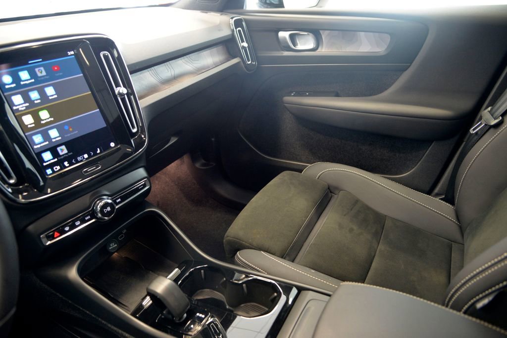 Used 2023 Volvo C40 P8 Recharge Plus image 26