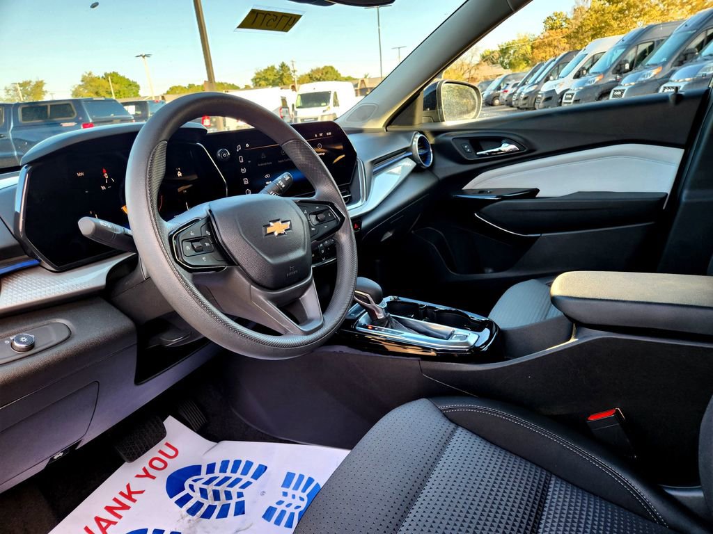 Used 2024 Chevrolet Trax LT image 17