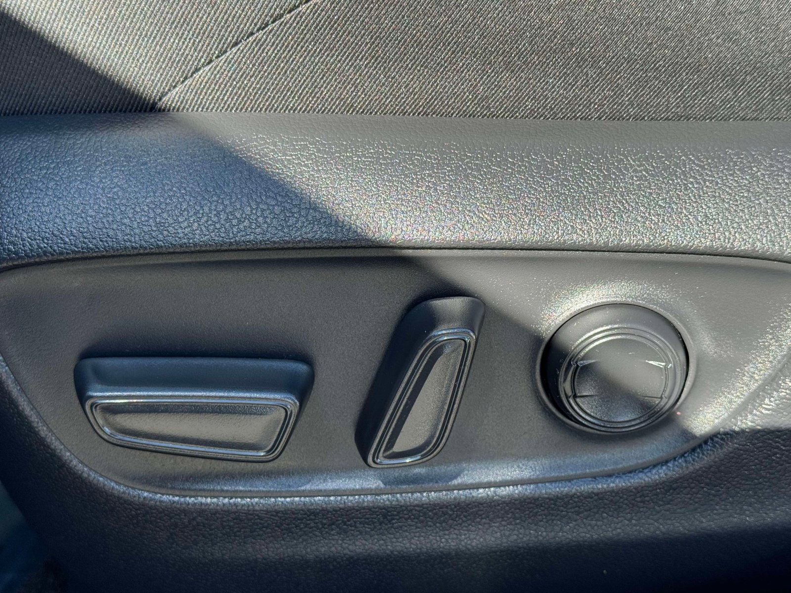 Used 2024 Toyota RAV4 SE w/ Weather & Moonroof Package image 17