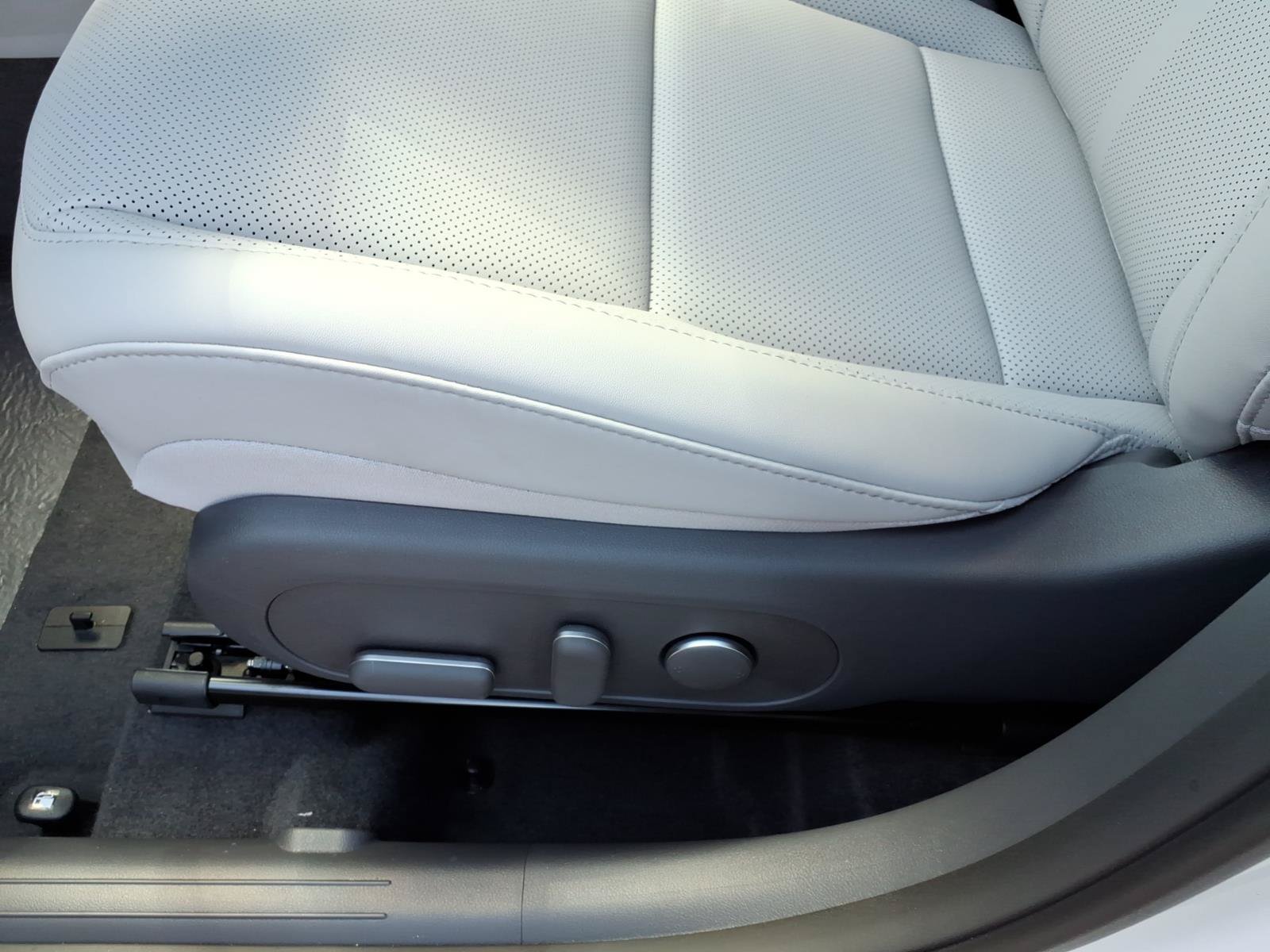 New 2026 Hyundai Kona SEL Premium AWD/4WD image 11